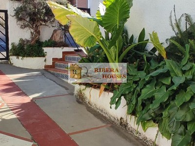 Adosado en venta en Turis, con 4 dormitorios, 2 baños, plaza de garaje y terraza