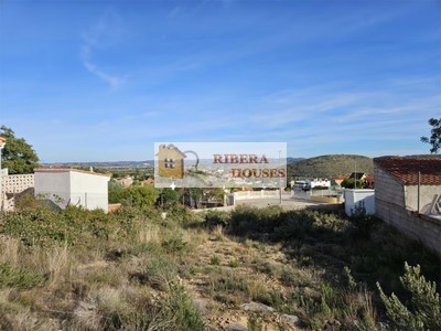 Terreno urbano en venta en Montroy