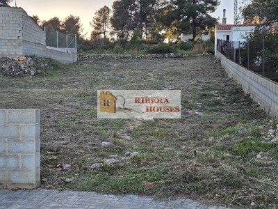 Terreno urbano en venta en Montroy
