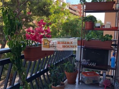 Piso en venta en Torrente, con 4 dormitorios, 2 baños y balcón