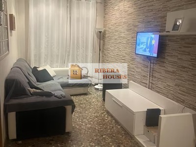 Duplex en venta en Carlet, con 3 dormitorios, 3 baños, balcón y terraza