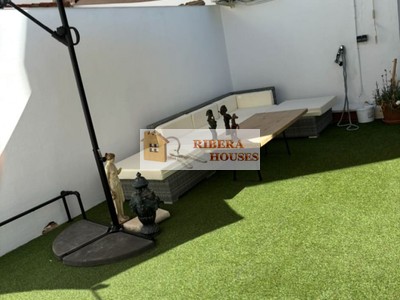 Piso en venta en Alfafar, con 2 dormitorios, baño, balcón y terraza