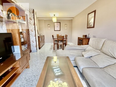 Duplex en venta en Puerto Real, con 3 dormitorios, 3 baños, plaza de garaje, trastero y terraza