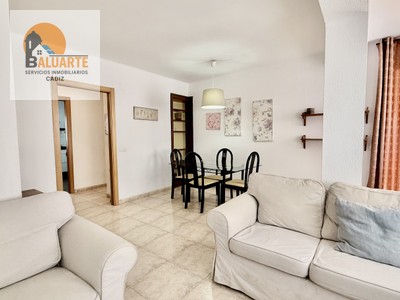 Piso en alquiler en Cádiz, La Laguna, con 3 dormitorios, baño y terraza