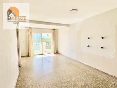 Piso en venta en Cádiz, La Laguna, con 3 dormitorios, 2 baños y terraza
