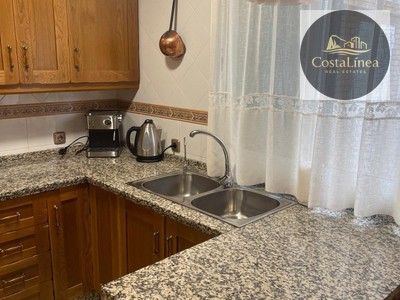 Adosado en venta en La Línea De La Concepción, Santa Margarita, con 4 dormitorios, 2 baños, aseo, plaza de garaje y 2 terrazas