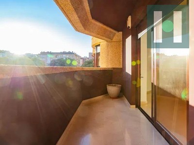 Piso en venta en Juan Carlos I, Norte, con 4 dormitorios, 2 baños, 2 plazas de garaje, trastero y balcón