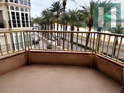 Piso en venta en Cartagena, Centro, con 4 dormitorios, 2 baños y balcón