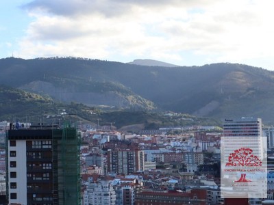 Piso en venta en Bilbao, Uribarri, con 2 dormitorios y baño