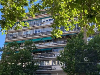 Piso en venta en Madrid, Francisco Silvela, con 5 dormitorios, 2 baños, aseo, trastero y terraza
