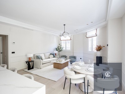 Piso en venta en Madrid, Recoletos, con 2 dormitorios, 2 baños y 2 balcones