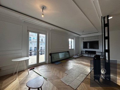 Piso en venta en Madrid, con 3 dormitorios, 3 baños y balcón