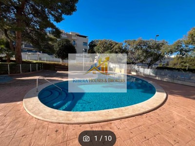 Piso en venta en Torrente, con 2 dormitorios, baño, plaza de garaje y trastero