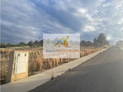 Terreno urbano en venta en Montroy