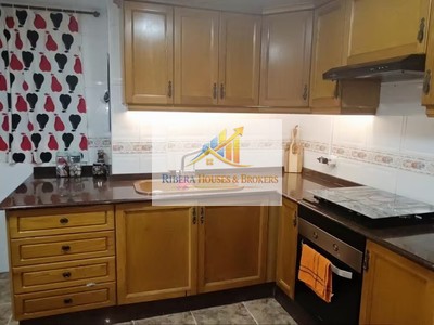 Piso en venta en Algemesí, con 4 dormitorios, 2 baños, plaza de garaje, trastero, balcón y terraza
