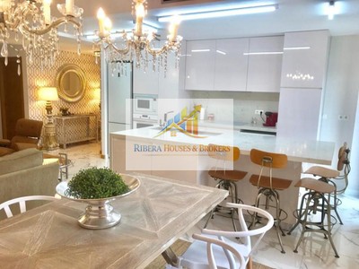 Piso en venta en Torrente, con 3 dormitorios, 2 baños, plaza de garaje, trastero y balcón