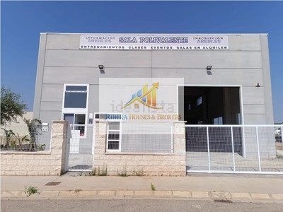 Nave industrial en alquiler en Montroy, con 3 baños