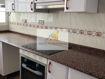 Piso en venta en Torrente, con 3 dormitorios, baño y trastero