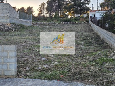 Terreno urbano en venta en Montroy