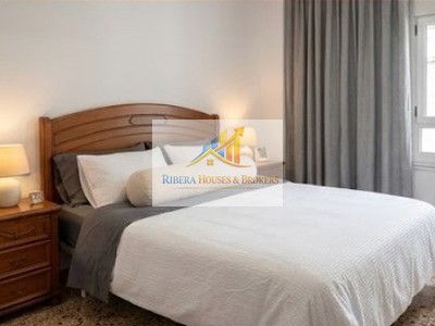 Piso en venta en Picanya, con 4 dormitorios, 2 baños, plaza de garaje, 2 balcones y terraza