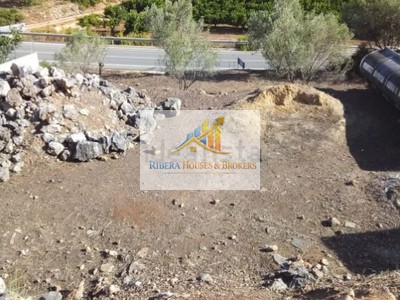 Terreno urbano en venta en Montroy