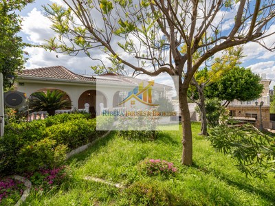 Chalet en alquiler en Montroy, con 5 dormitorios, 3 baños, 4 plazas de garaje, trastero, 5 terrazas y terreno
