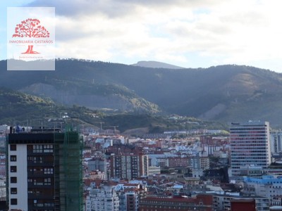 Piso en venta en Bilbao, Uribarri, con 2 dormitorios y baño
