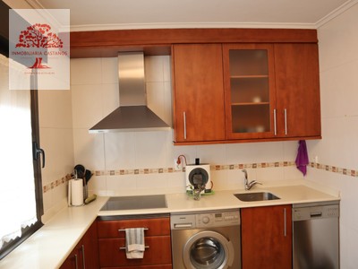 Piso en venta en Bilbao, Uribarri, con 2 dormitorios, baño y balcón