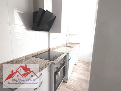 Piso en alquiler en Cartagena, Jorge Juan - Cuidad Jardín, con 3 dormitorios, baño y balcón