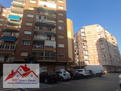Apartamento en alquiler en Cartagena - Zona Estación - San Ginés, con 2 dormitorios, baño, trastero y balcón
