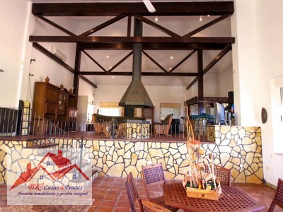 Chalet en venta en Mazarrón, con 6 dormitorios, baño, 5 aseos, trastero y terreno