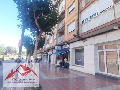 Piso en alquiler en Cartagena, con 3 dormitorios y baño