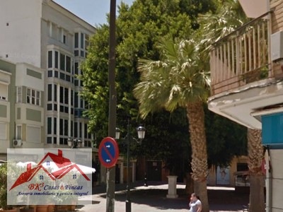 Piso en alquiler en Cartagena - Centro, con 3 dormitorios, baño y aseo