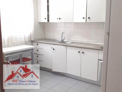 Piso en alquiler en Cartagena - Zona Estación - San Ginés, con 4 dormitorios, baño y aseo