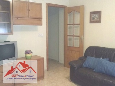 Piso en alquiler en Cartagena, con 4 dormitorios, baño, aseo y balcón