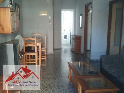Piso en alquiler en Cartagena, con 4 dormitorios, baño y balcón