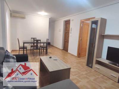 Piso en alquiler en Cartagena - Centro, con 3 dormitorios, baño, aseo y trastero