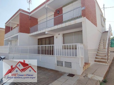 Bungalow en alquiler en Islas Menores/mar De Cristal, con 3 dormitorios, baño, plaza de garaje y terraza