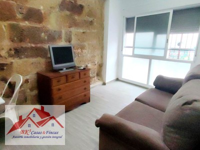 Apartamento en alquiler en Cartagena - Centro, con 2 dormitorios y baño