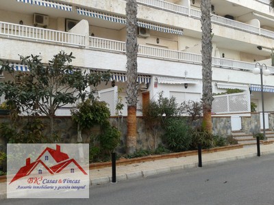 Apartamento en alquiler vacacional en Cartagena, La Manga Mar Menor, con 2 dormitorios, 2 baños y terraza