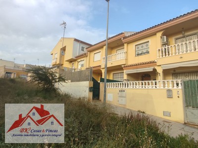 Duplex en venta en Cartagena, Canteras, con 4 dormitorios, 2 baños, 3 plazas de garaje, balcón y terraza