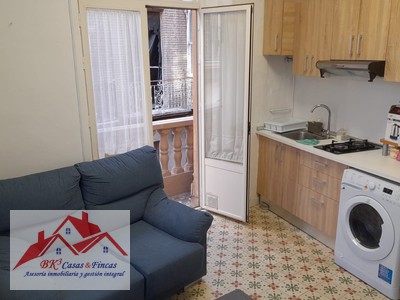 Apartamento en alquiler en Cartagena - Centro, con 1 dormitorio, baño y balcón