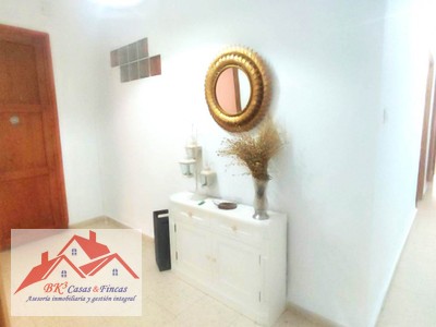 Piso en alquiler en Cartagena, con 3 dormitorios, baño y terraza