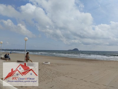 Loft en alquiler en La Manga Del Mar Menor, La Manga Del Mar Menor, con baño y balcón