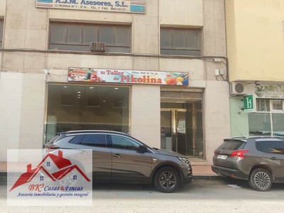 Local comercial en alquiler en Cartagena - Centro, con aseo