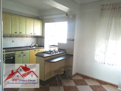 Piso en alquiler en Cartagena, con 2 dormitorios, baño y balcón