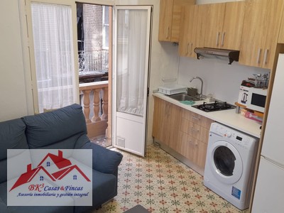 Apartamento en alquiler en Cartagena - Centro, con 1 dormitorio, baño y balcón