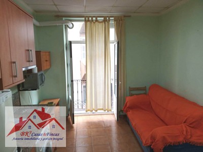 Apartamento en alquiler en Cartagena - Centro, con 1 dormitorio, baño y terraza