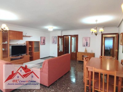 Piso en alquiler en Cartagena - Zona Corte Ingles, con 4 dormitorios, 2 baños y plaza de garaje