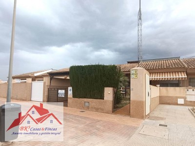 Planta baja en venta en Cartagena, La Puebla, con 3 dormitorios, 2 baños, plaza de garaje y terreno